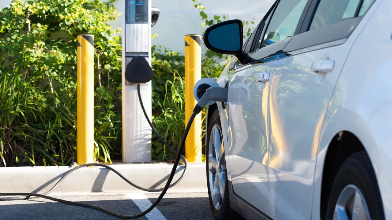 Framtiden är elektrisk på vägarna